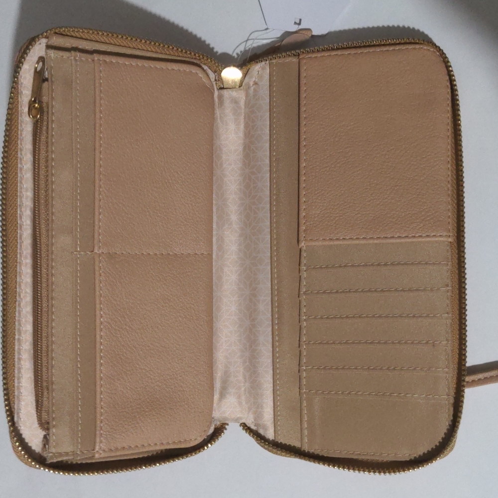Time and Tru Women's Pink & Brown Wallet. NWT - Picture 3 of 7